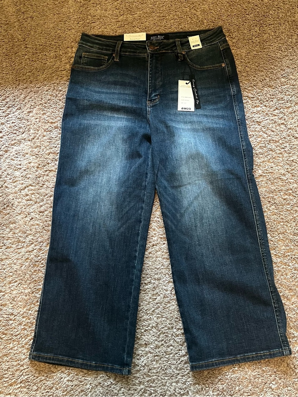 Judy Blue Women’s 13/31 Last Kiss Mid-Rise Tummy Control Crop Wide Leg Jeans